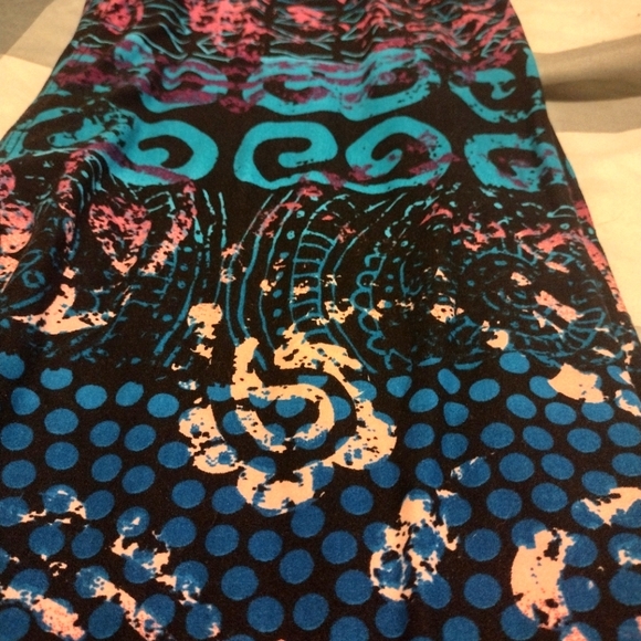 Plus Size graffiti leggings - Picture 2 of 3